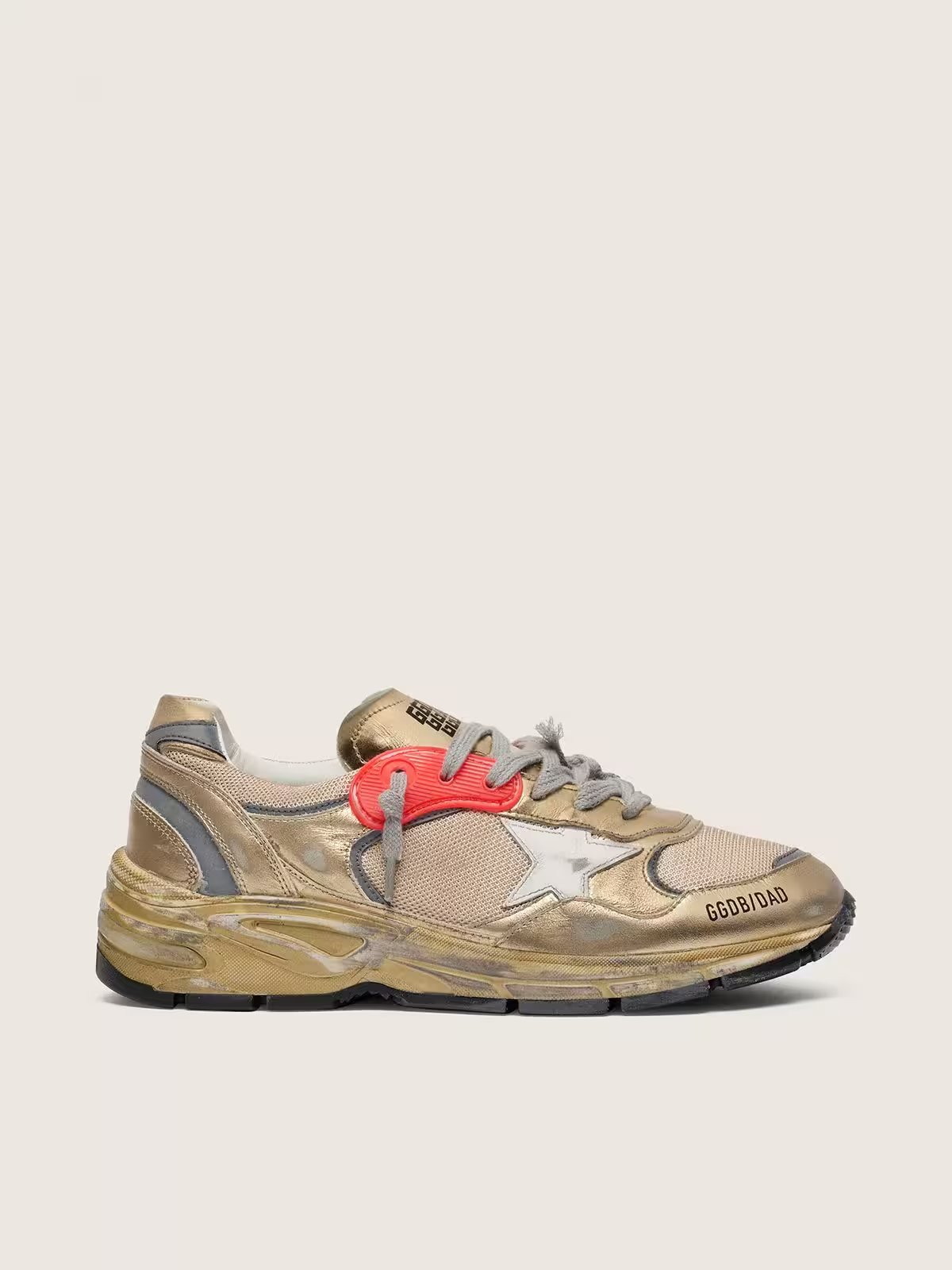 1 Dad-Star in gold laminated leather and mesh with white leather star and gold leather heel tab - Image 1