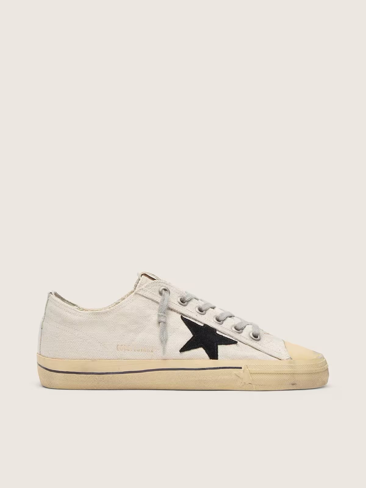 1 V-Star with black suede star and embroidered lettering - Image 1