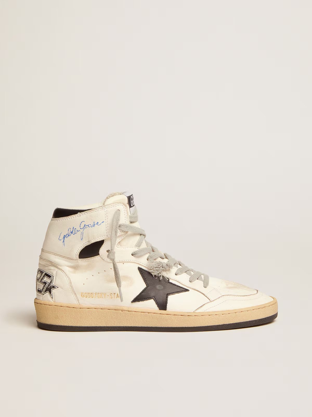 1 Sky-Star in white leather with black leather star - Image 1